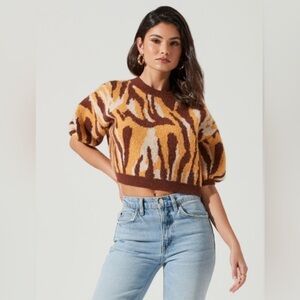 ASTR Colette Animal Print Puff Sleeve Sweater in Brown Mustard Animal Print